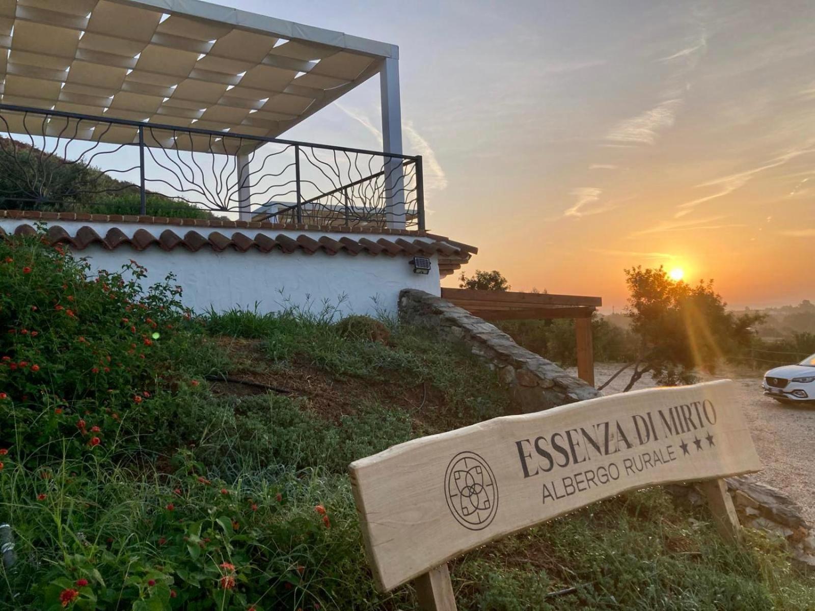 Hotel Essenza Di Mirto La Caletta Extérieur photo