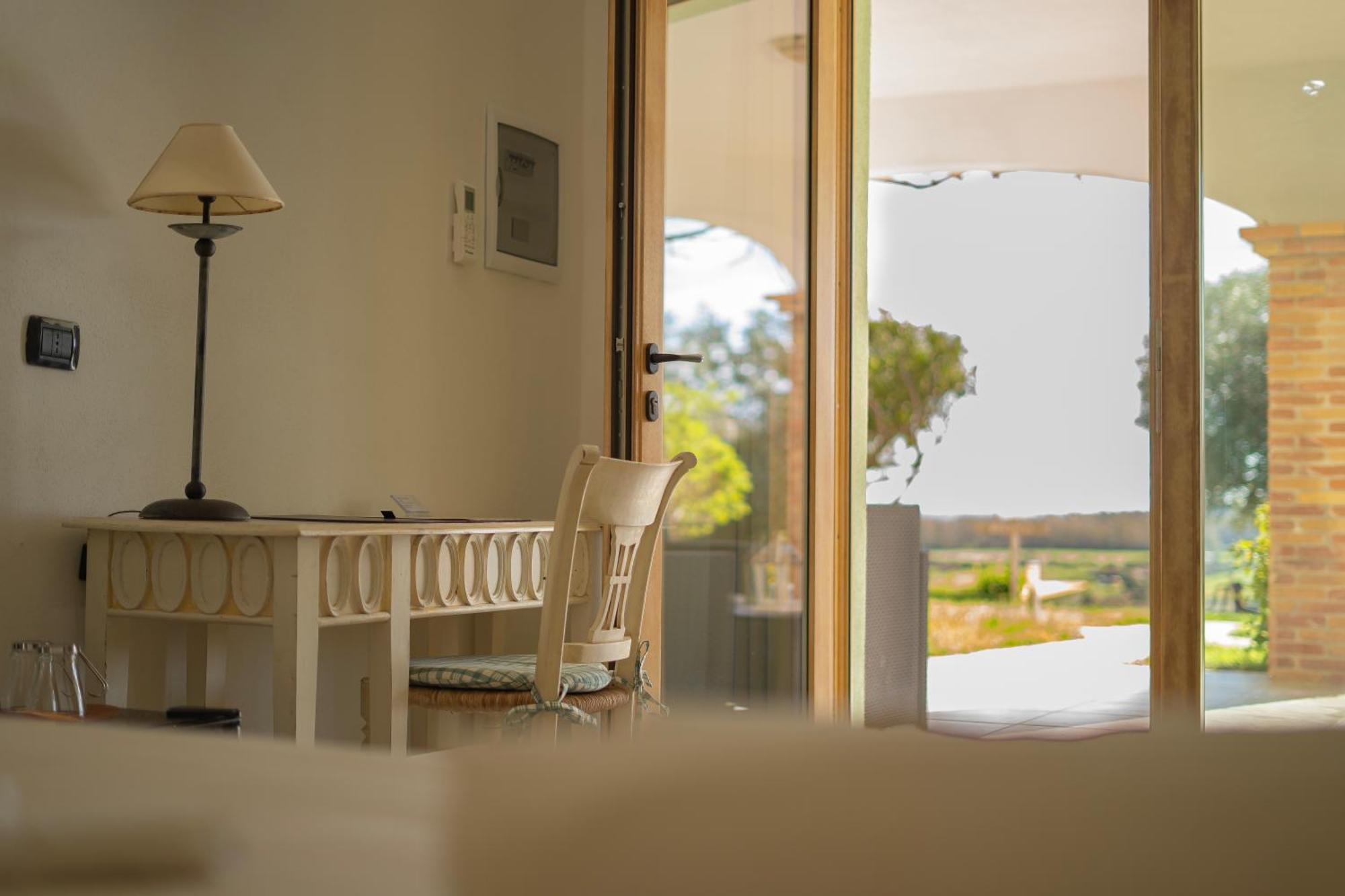 Hotel Essenza Di Mirto La Caletta Extérieur photo