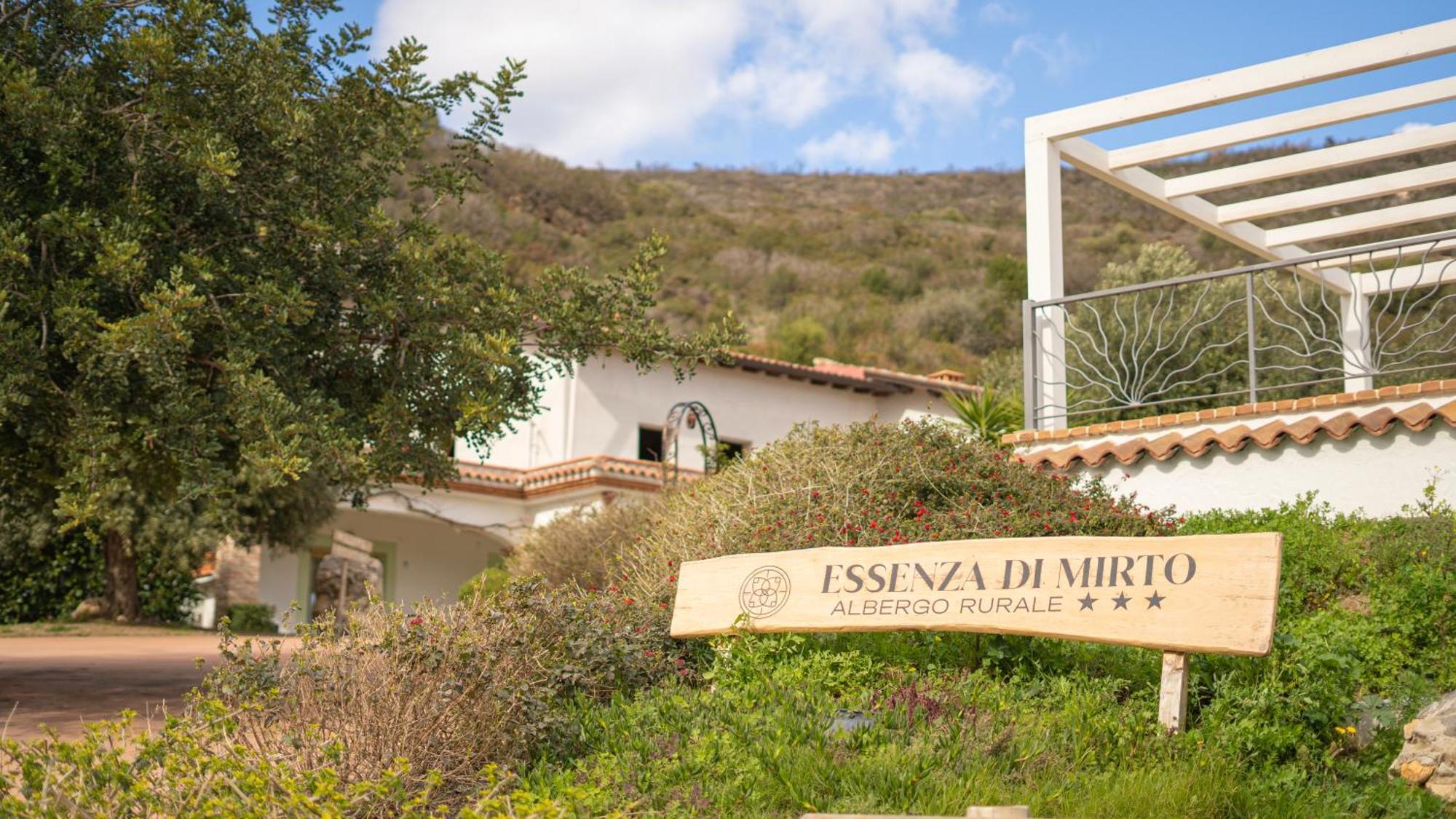 Hotel Essenza Di Mirto La Caletta Extérieur photo